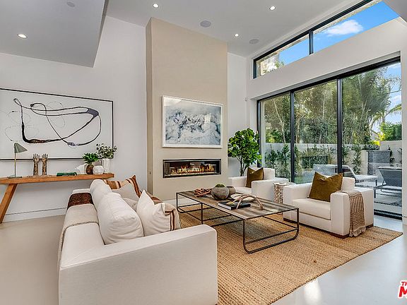 5th image of 631 N Curson Ave