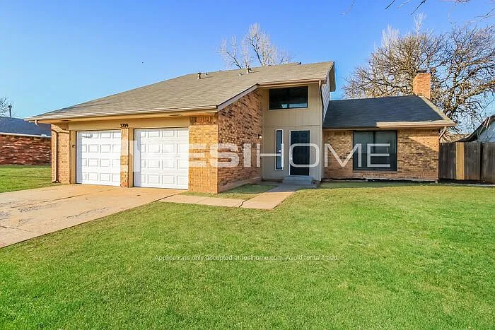 3709 SE 51st St — Photo 2