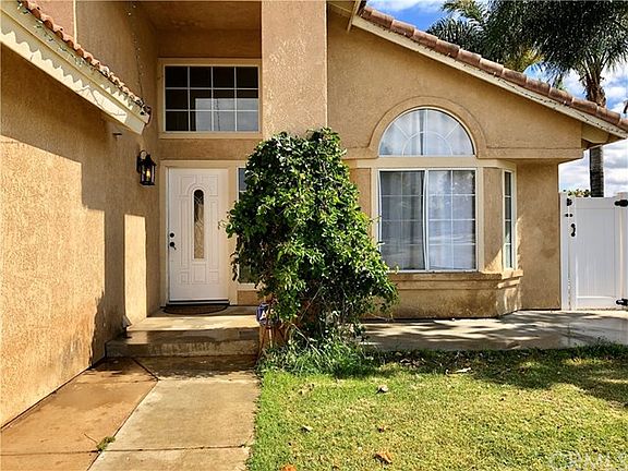 3rd image of 991 Peridot Ave