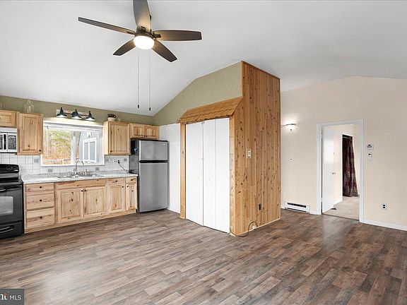 4th image of 228 Graywolf Trl