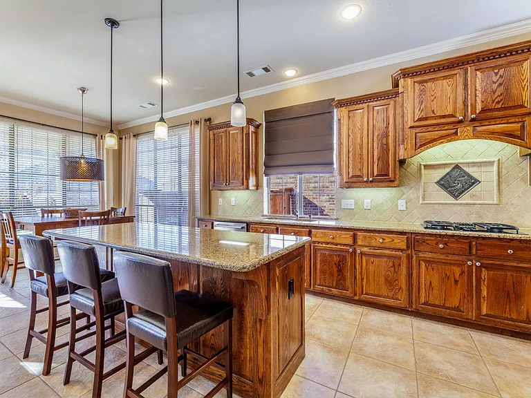 920 Fannin Dr — Photo 7