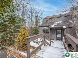 304 Cross Country Ln, Tannersville, PA 18372