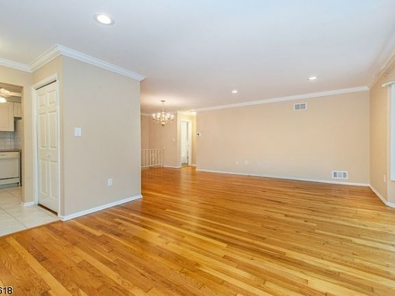 5th image of 81 Brandywyne Dr