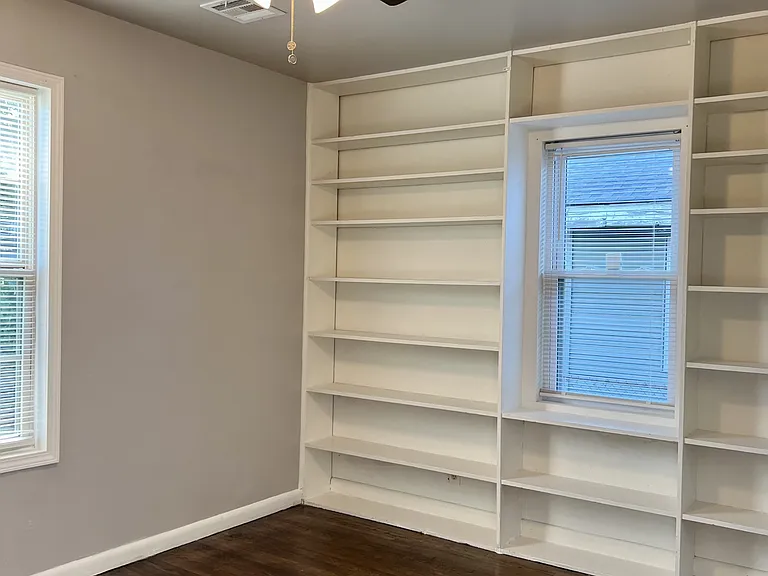 107 N Gillette Ave — Photo 15