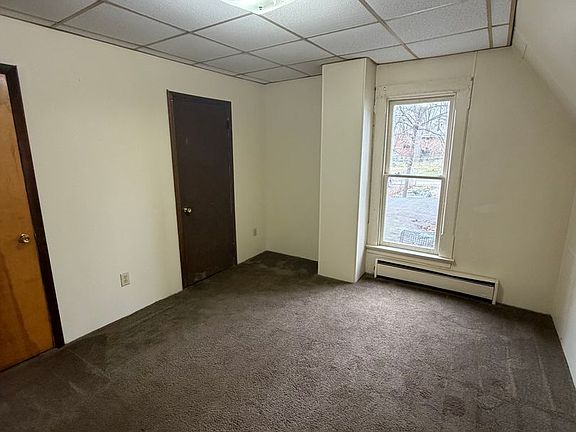 4th image of 240 1/2 E Bowman St