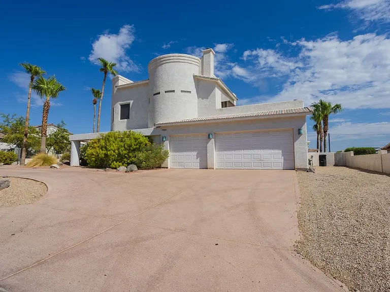 2320 Snead Dr — Photo 2