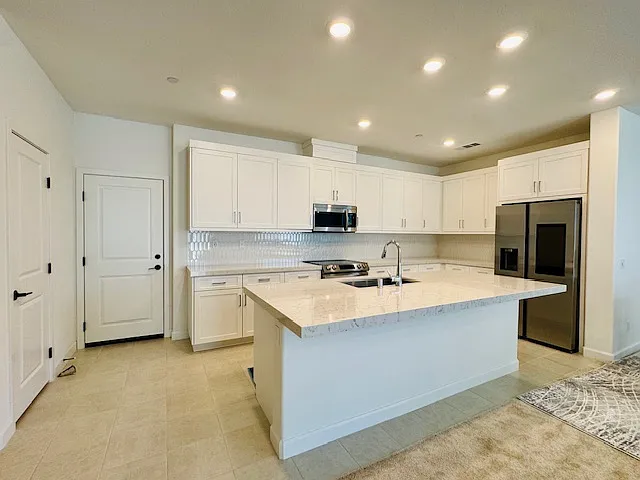 12210 Halle Way — Photo 3