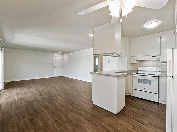 5th image of 2700 Marina Blvd #24