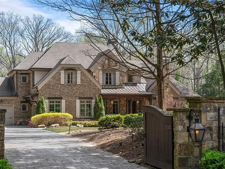 5265 Peachtree Dunwoody Rd — Photo 93