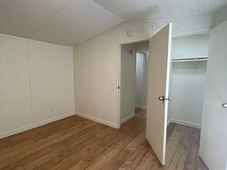 333 N Meldrum St #3 — Photo 4