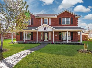 3820 Blossom Dr, Sachse, TX 75048