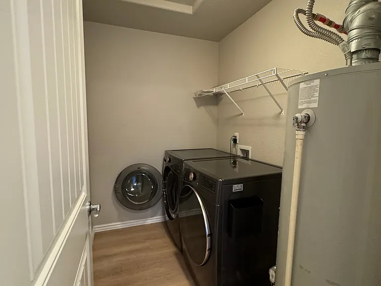 6802 Galpin Dr — Photo 29