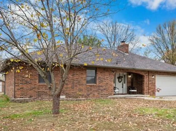 2006 S Hedgewood Drive, Bolivar, MO 65613