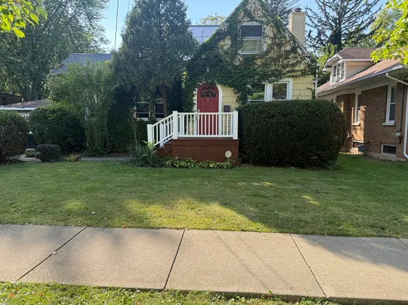 22 S Alfred Ave, Elgin, IL 60123