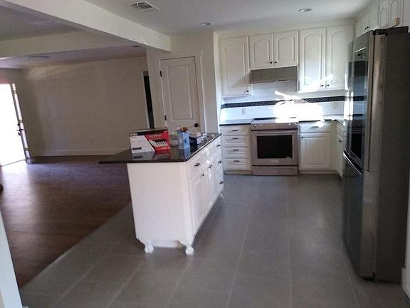2nd image of 4805 White Oak Ln