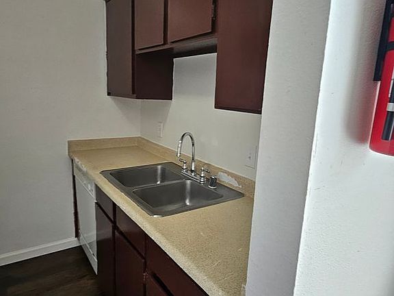 5th image of 3600 Lafayette Dr NE APT F
