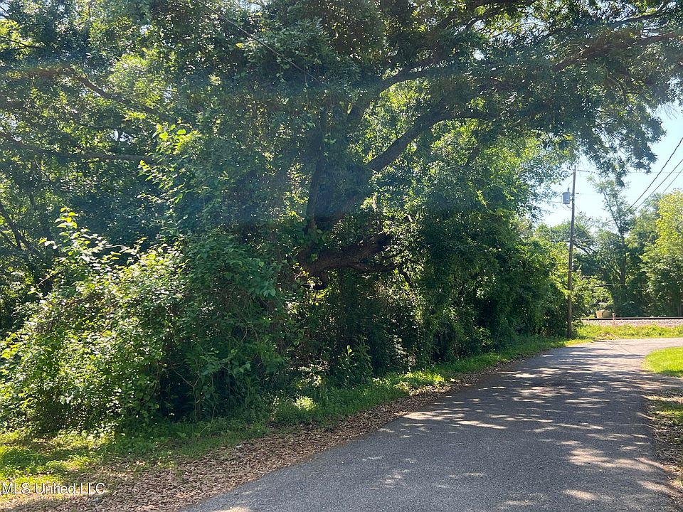2nd image of Mercier Ave