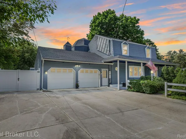 523 Warren Ave, Flushing, MI 48433