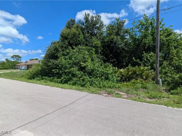 2902 4th St SW, Lehigh Acres, FL 33976