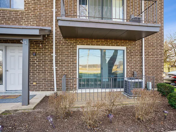 6323 175th St APT 1W, Tinley Park, IL 60477
