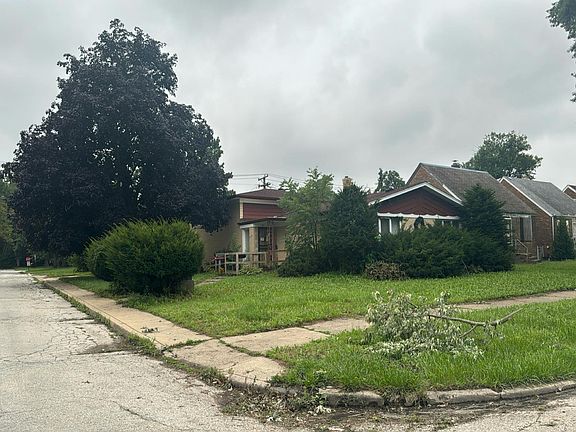 3rd image of 501 Webb St