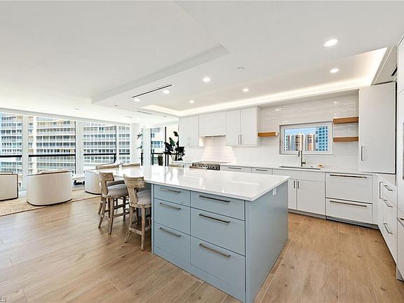 5th image of 4031 Gulf Shore BLVD N #9B