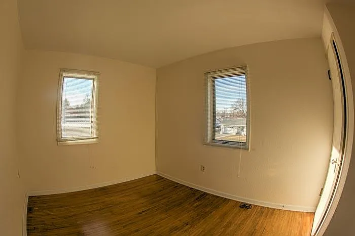 2 bed, 900 sqft, $1,100 — Photo 4