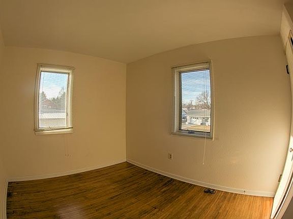 4th image of 127 E Lincoln St APT 3