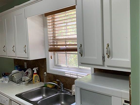 2nd image of 270 Oak Vista Ct