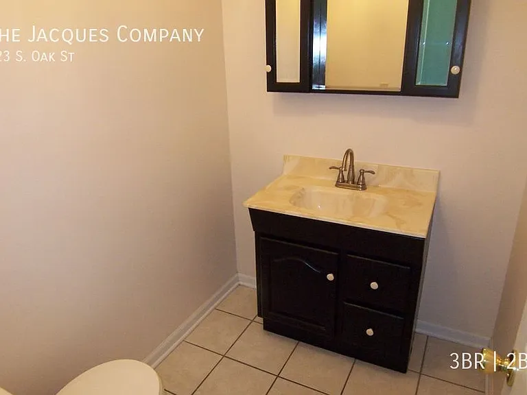 723 S Oak St — Photo 14