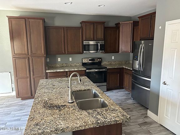 3rd image of 38242 N ARMADILLO Drive