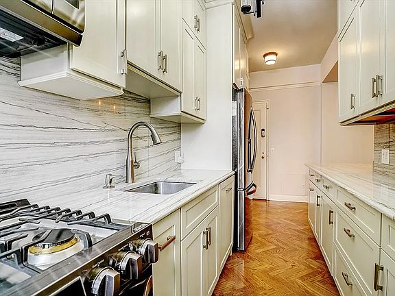 5th image of 200 Cabrini Blvd APT 1