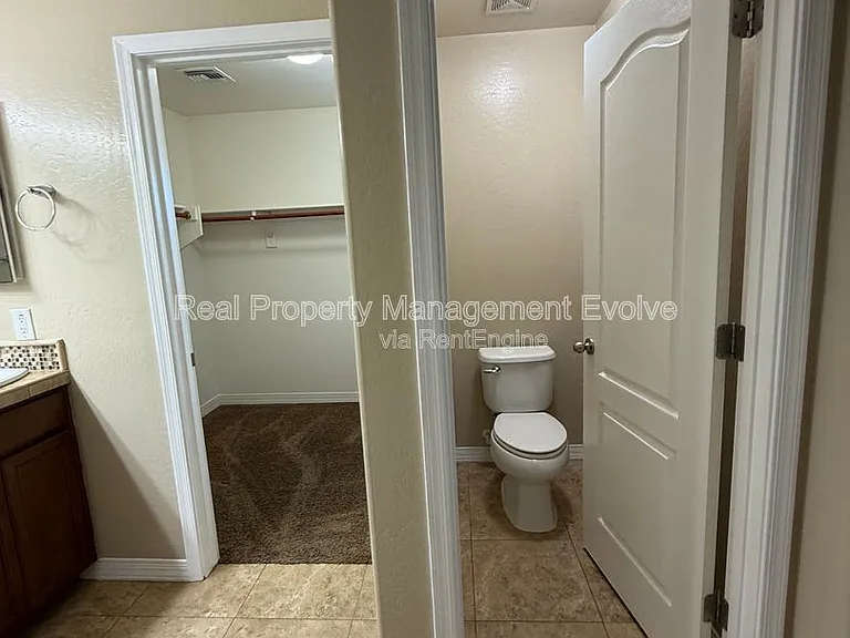 9020 W Nicolet Ave — Photo 21