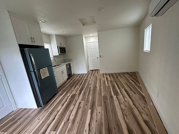 2nd image of 10315 1/4 San Vicente Blvd
