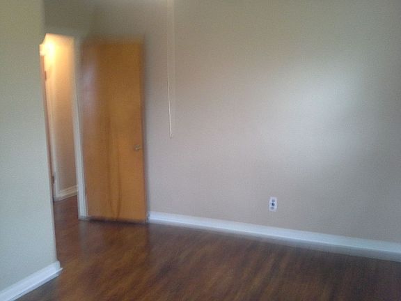 5th image of 83 Woodside Dr