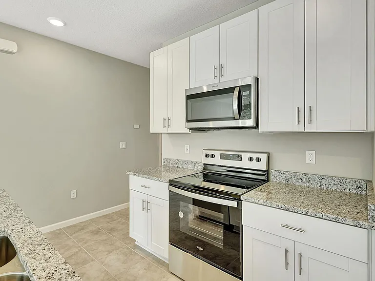 5694 SE Edgewater Cir — Photo 10
