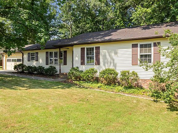 3rd image of 816 Brentwood Way