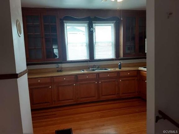 4th image of 801 McCoul St