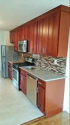 Rented by Bouklis Group | media 8
