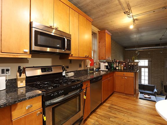 3rd image of 3712 N Wilton Ave #N2