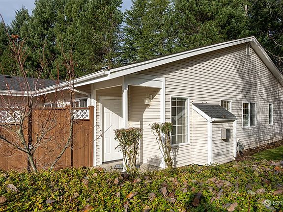 3rd image of 4732 Stratford Lane SE