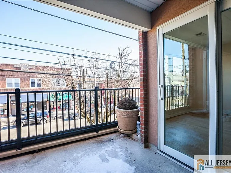 112 N Broadway St #B — Photo 17