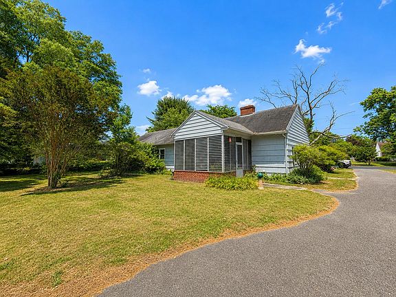 2nd image of 304 Wyman Dr