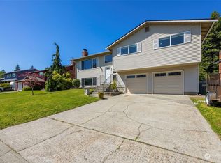227 214th St SW, Bothell, WA 98021