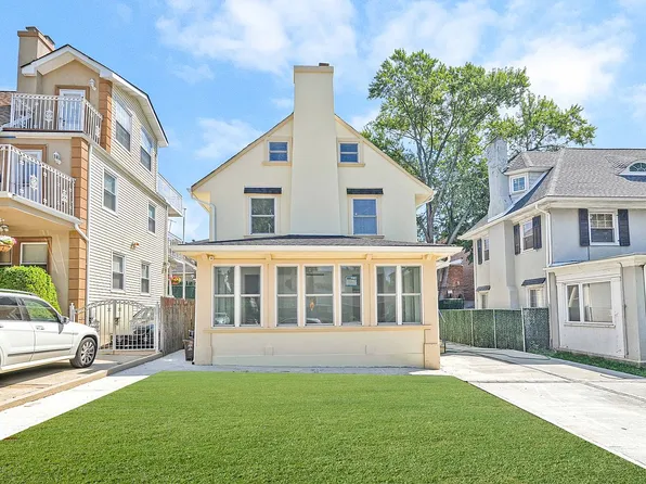 8415 118th St, Kew Gardens, NY 11415