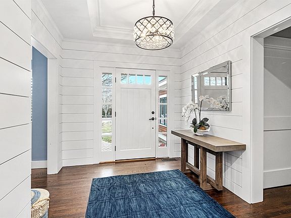 2nd image of 43 Clubhouse Dr #43