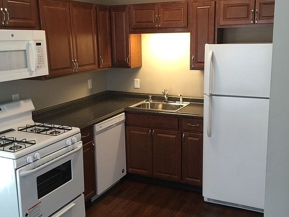 2nd image of 2236 Liverpool Ln APT 2