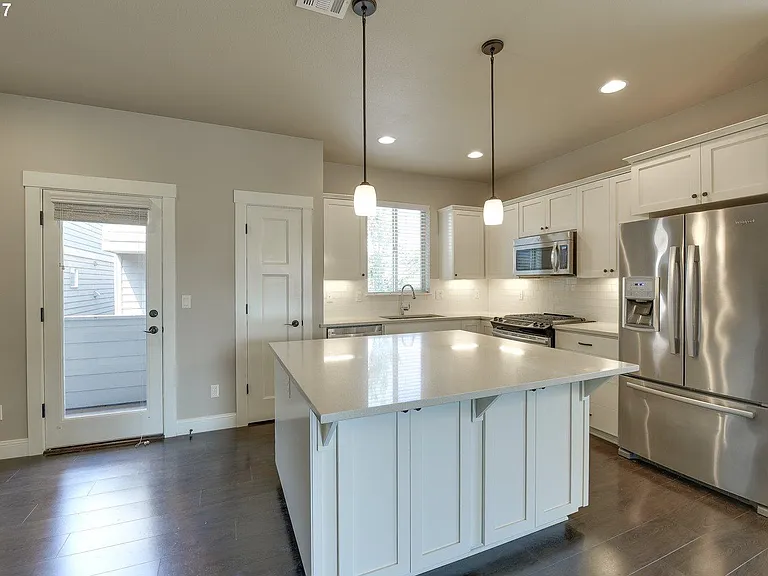 14142 SW Compass Dr — Photo 5