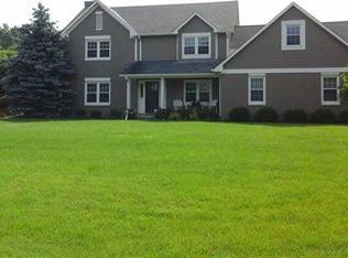 9861 N Ridgeway Ct, McCordsville, IN 46055