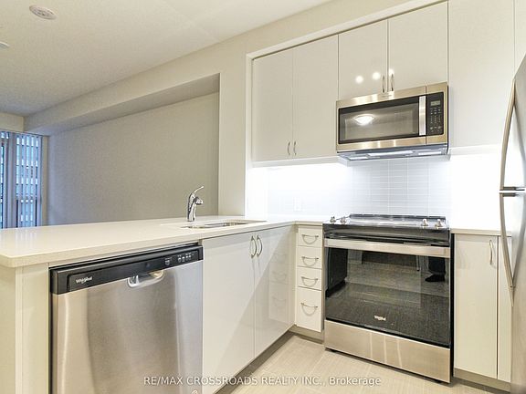 3rd image of 4955 Yonge St #703
